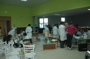 CLAUSURA DE UN CURSO DE RESTAURACIÓN DE MOBILIARIO Y ENSERES ANTIGUOS EN VENIALBO